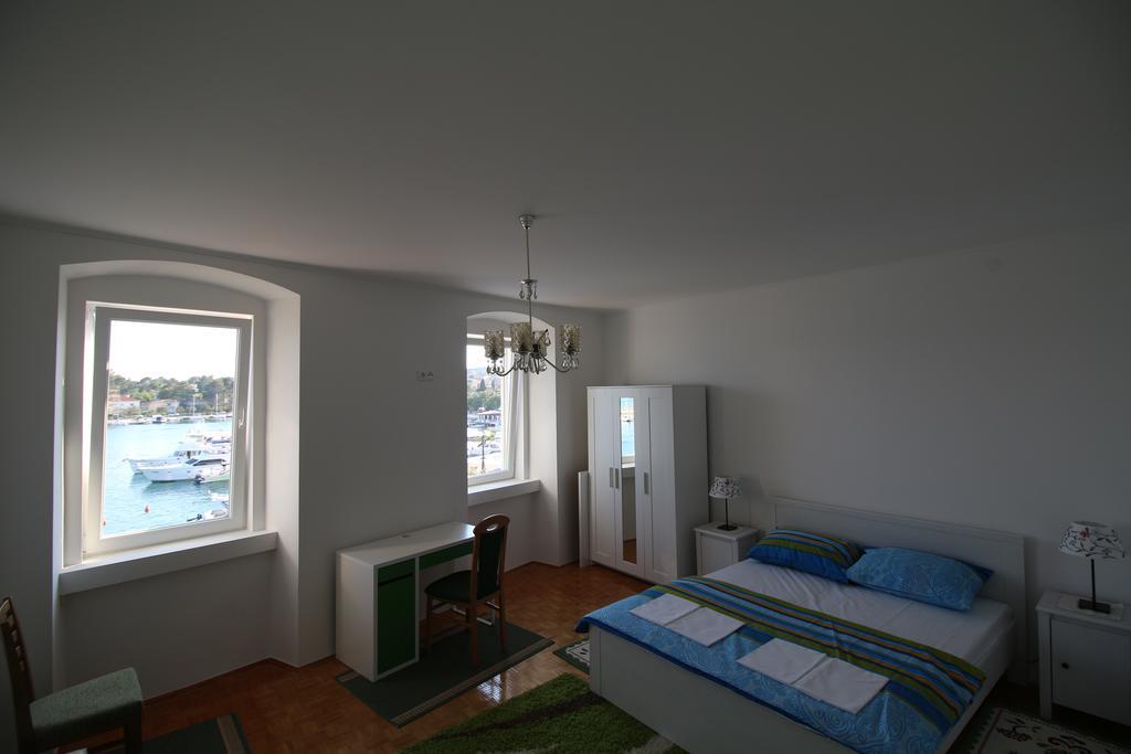 Apartment Ribica Krk Island Kamer foto